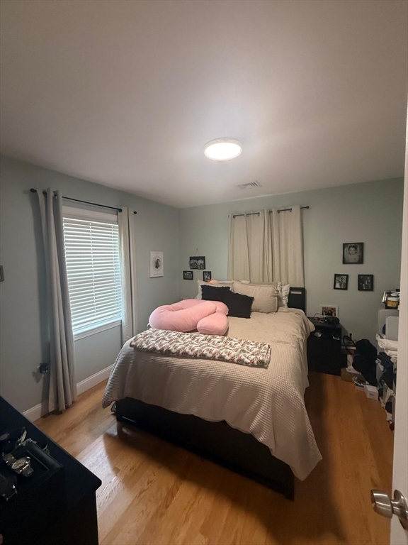 44 Ashland St, Medford, Massachusetts, 2 Bedrooms Bedrooms, 4 Rooms Rooms,1 BathroomBathrooms,Residential Lease,For Rent,Ashland St,73552230