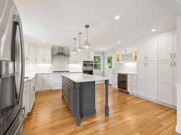 55 Ralph St, Watertown, Massachusetts, 4 Bedrooms Bedrooms, 10 Rooms Rooms,3.5 BathroomsBathrooms,Residential Lease,For Rent,Ralph St,73533884