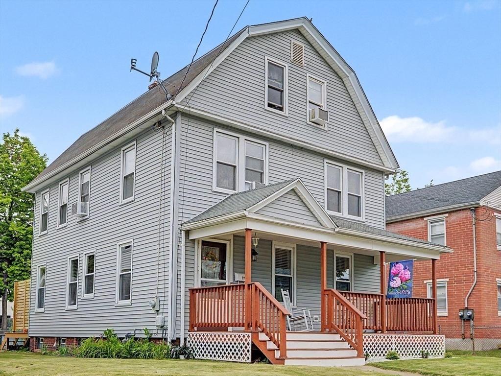 21 Dexter St, Holyoke, Massachusetts, 4 Bedrooms Bedrooms, 8 Rooms Rooms,2 BathroomsBathrooms,Residential,For Sale,Dexter St,73520617