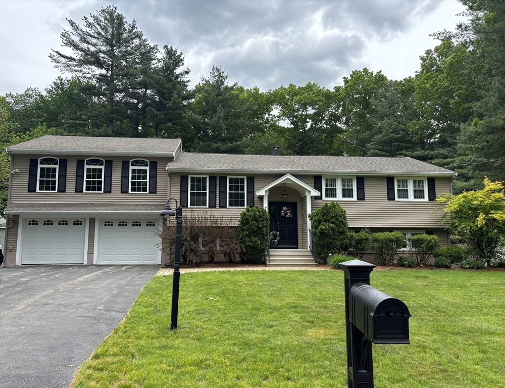 7 Parsons Lane, Billerica, Massachusetts, 3 Bedrooms Bedrooms, 6 Rooms Rooms,1 BathroomBathrooms,Residential,For Sale,Parsons Lane,73533821