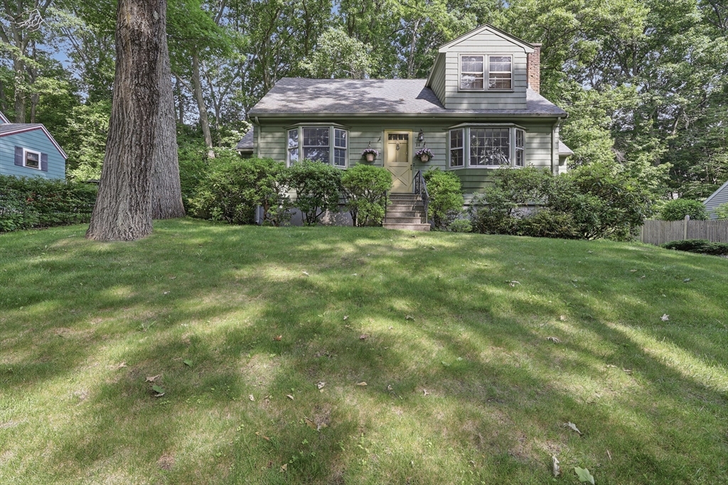 24 Hunting Avenue, Shrewsbury, Massachusetts, 3 Bedrooms Bedrooms, 8 Rooms Rooms,2 BathroomsBathrooms,Residential,For Sale,Hunting Avenue,73534697