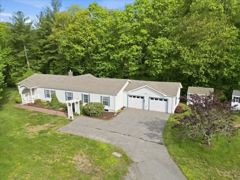 7808 Island Drive, Middleboro, Massachusetts, 3 Bedrooms Bedrooms, 7 Rooms Rooms,2 BathroomsBathrooms,Residential,For Sale,Island Drive,73526430