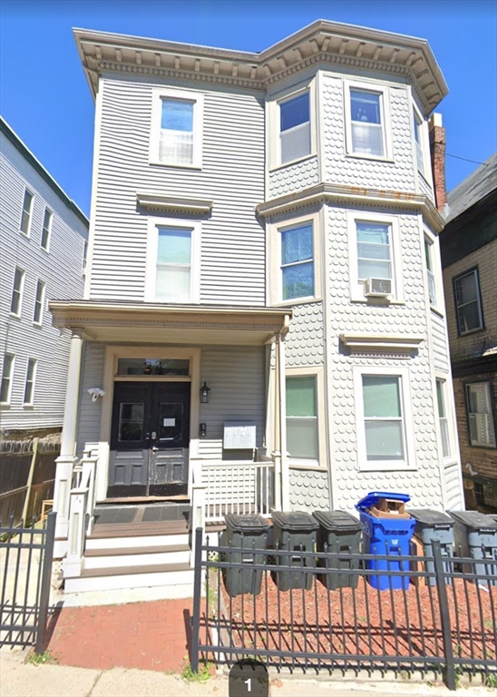 34 Whiting St, Boston, Massachusetts, 3 Bedrooms Bedrooms, 6 Rooms Rooms,1 BathroomBathrooms,Residential Lease,For Rent,Whiting St,73509092