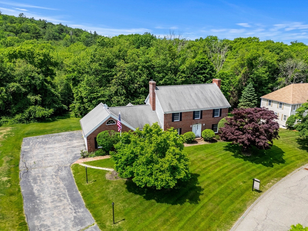 33 Coventry Lane, North Andover, Massachusetts, 4 Bedrooms Bedrooms, 9 Rooms Rooms,2.5 BathroomsBathrooms,Residential,For Sale,Coventry Lane,73537291
