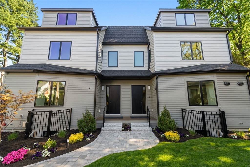 956 Walnut Street, Newton, Massachusetts, 5 Bedrooms Bedrooms, 9 Rooms Rooms,4 BathroomsBathrooms,Residential,For Sale,Walnut Street,73518137