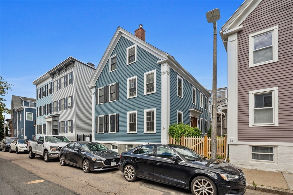 64 Pearl St, Boston, Massachusetts, 4 Bedrooms Bedrooms, 7 Rooms Rooms,2 BathroomsBathrooms,Residential Lease,For Rent,Pearl St,73540632