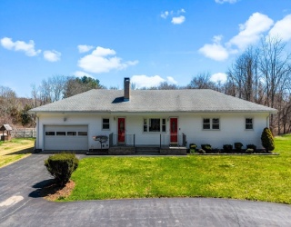 415 Chase Rd, Dartmouth, Massachusetts, 4 Bedrooms Bedrooms, 7 Rooms Rooms,1 BathroomBathrooms,Residential,For Sale,Chase Rd,73501684
