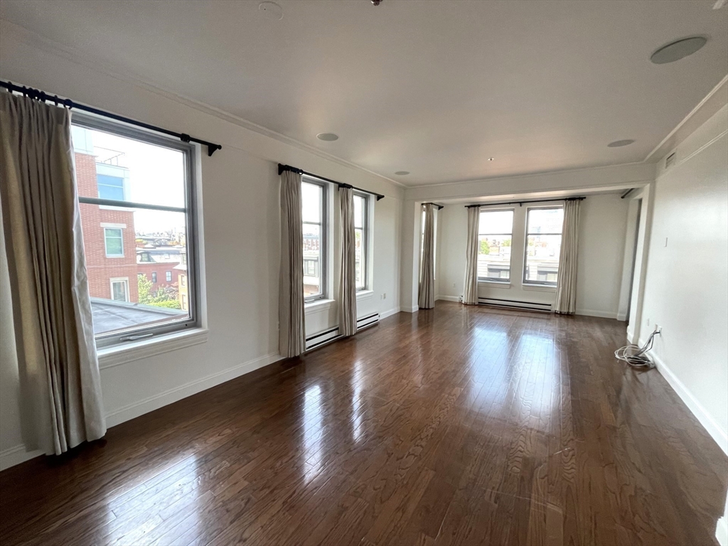 1597 Washington St, Boston, Massachusetts, 2 Bedrooms Bedrooms, 3 Rooms Rooms,2 BathroomsBathrooms,Residential Lease,For Rent,Washington St,73548363