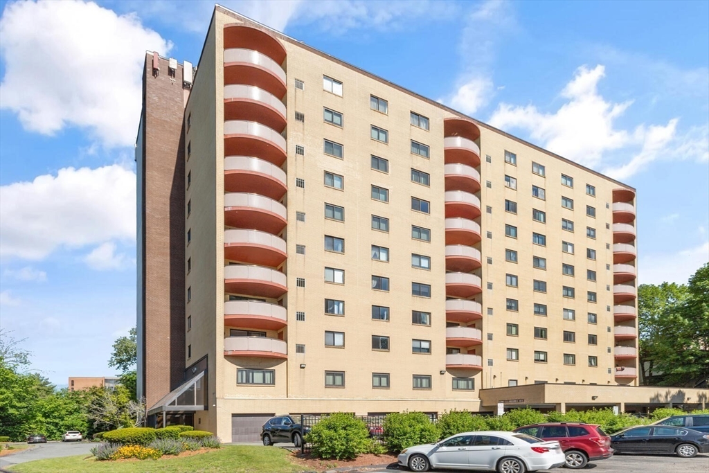 2500 Mystic Valley Pkwy, Medford, Massachusetts, 2 Bedrooms Bedrooms, 5 Rooms Rooms,2 BathroomsBathrooms,Residential Lease,For Rent,Mystic Valley Pkwy,73508141