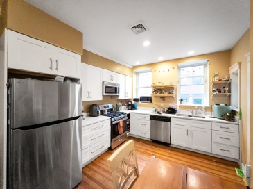 79 Perkins Street, Boston, Massachusetts, 4 Bedrooms Bedrooms, 6 Rooms Rooms,3 BathroomsBathrooms,Residential Lease,For Rent,Perkins Street,73552240
