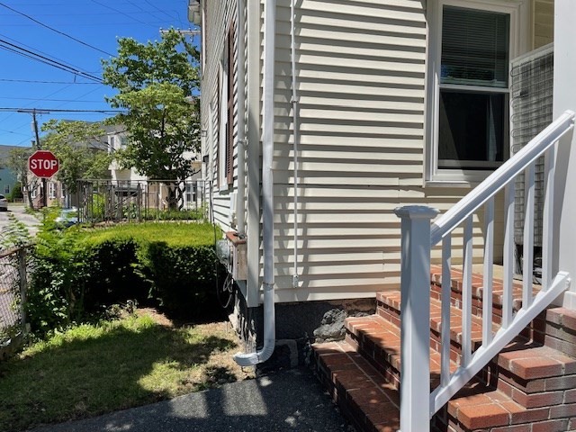 142 Main St, Quincy, Massachusetts, 1 Bedroom Bedrooms, 3 Rooms Rooms,1 BathroomBathrooms,Residential Lease,For Rent,Main St,73552245