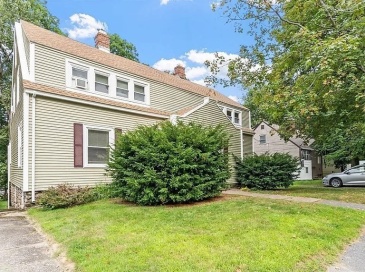 29-31 Rockrimmon Rd, Worcester, Massachusetts, 1 Bedroom Bedrooms, 4 Rooms Rooms,1 BathroomBathrooms,Residential Lease,For Rent,Rockrimmon Rd,73552469