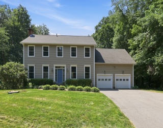 272 Aldrich St, Belchertown, Massachusetts, 4 Bedrooms Bedrooms, 8 Rooms Rooms,2.5 BathroomsBathrooms,Residential,For Sale,Aldrich St,73552482