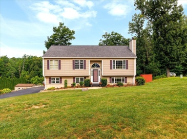 43 Servant Way, Southbridge, Massachusetts, 2 Bedrooms Bedrooms, 7 Rooms Rooms,1.5 BathroomsBathrooms,Residential,For Sale,Servant Way,73552328 43 Servant Way, Southbridge, Massachusetts, 2 Bedrooms Bedrooms, 7 Rooms Rooms,1.5 BathroomsBathrooms,Residential,For Sale,Servant Way,73552328