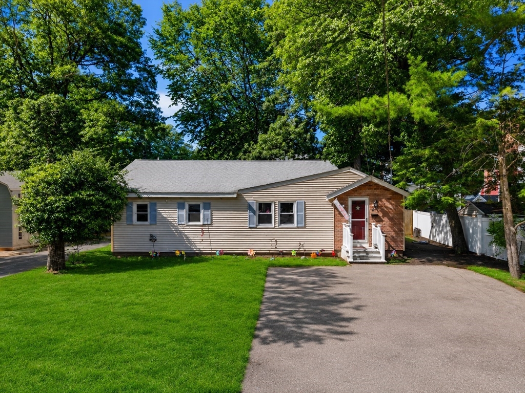 24 Temple St, Tewksbury, Massachusetts, 4 Bedrooms Bedrooms, 10 Rooms Rooms,2 BathroomsBathrooms,Residential,For Sale,Temple St,73552463