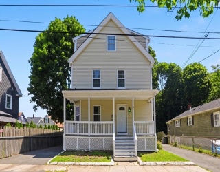 26 Calumet St, Peabody, Massachusetts, 5 Bedrooms Bedrooms, 9 Rooms Rooms,3 BathroomsBathrooms,Residential Income,For Sale,Calumet St,73552488