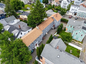 8 Saunders St, Salem, Massachusetts, 9 Bedrooms Bedrooms, 17 Rooms Rooms,4 BathroomsBathrooms,Residential Income,For Sale,Saunders St,73552285