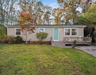 36 Cranberry Ave, Mashpee, Massachusetts, 3 Bedrooms Bedrooms, 6 Rooms Rooms,1.5 BathroomsBathrooms,Residential Lease,For Rent,Cranberry Ave,73552292