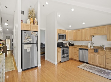 266 Essex St, Salem, Massachusetts, 1 Bedroom Bedrooms, 4 Rooms Rooms,1 BathroomBathrooms,Residential Lease,For Rent,Essex St,73524196 266 Essex St, Salem, Massachusetts, 1 Bedroom Bedrooms, 4 Rooms Rooms,1 BathroomBathrooms,Residential Lease,For Rent,Essex St,73524196