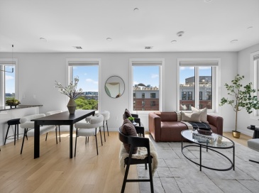 2-10 Maverick Sq, Boston, Massachusetts, 3 Bedrooms Bedrooms, 5 Rooms Rooms,2 BathroomsBathrooms,Residential,For Sale,Maverick Sq,73552306