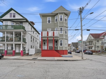 38 Mitchell St, Providence, Rhode Island, 9 Bedrooms Bedrooms, 15 Rooms Rooms,3.5 BathroomsBathrooms,Residential Income,For Sale,Mitchell St,73552307