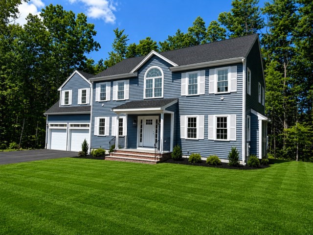 6 Clarendon Circle, Holbrook, Massachusetts, 4 Bedrooms Bedrooms, 9 Rooms Rooms,3 BathroomsBathrooms,Residential,For Sale,Clarendon Circle,73552322