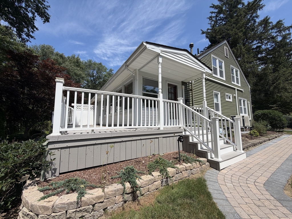 647 Main Street, Oxford, Massachusetts, 2 Bedrooms Bedrooms, 5 Rooms Rooms,1.5 BathroomsBathrooms,Residential,For Sale,Main Street,73552311