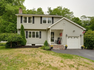 18 Hart St, Burlington, Massachusetts, 4 Bedrooms Bedrooms, 7 Rooms Rooms,2.5 BathroomsBathrooms,Residential,For Sale,Hart St,73547676