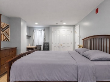 1170 Massachusetts Ave, Cambridge, Massachusetts, 2 Rooms Rooms,1 BathroomBathrooms,Residential Lease,For Rent,Massachusetts Ave,73552337