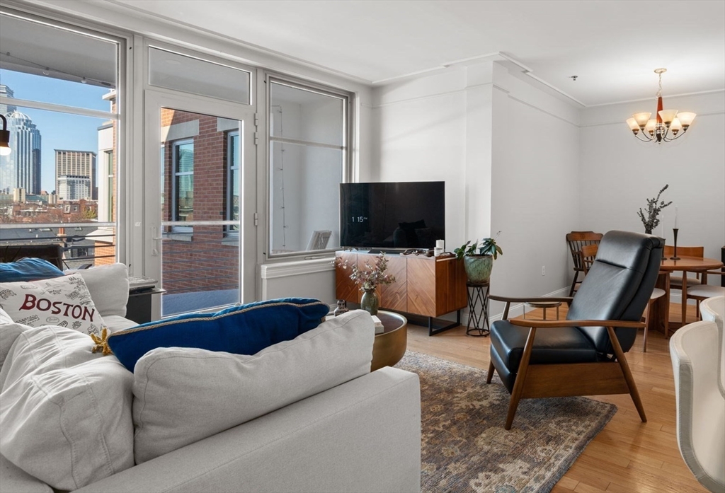 1597 Washington St, Boston, Massachusetts, 2 Bedrooms Bedrooms, 4 Rooms Rooms,2 BathroomsBathrooms,Residential,For Sale,Washington St,73480638