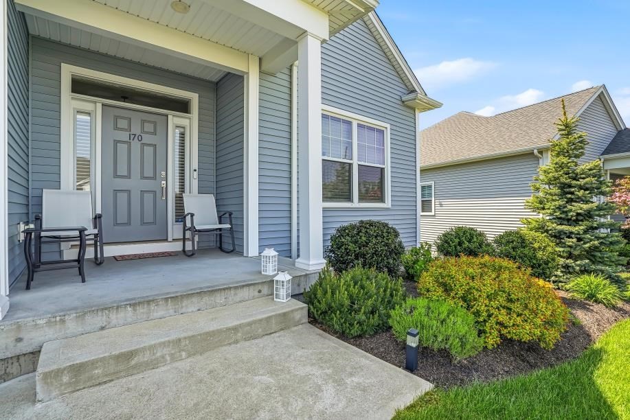 170 Stone Hill Dr, Northbridge, Massachusetts, 2 Bedrooms Bedrooms, 5 Rooms Rooms,2 BathroomsBathrooms,Residential,For Sale,Stone Hill Dr,73519709