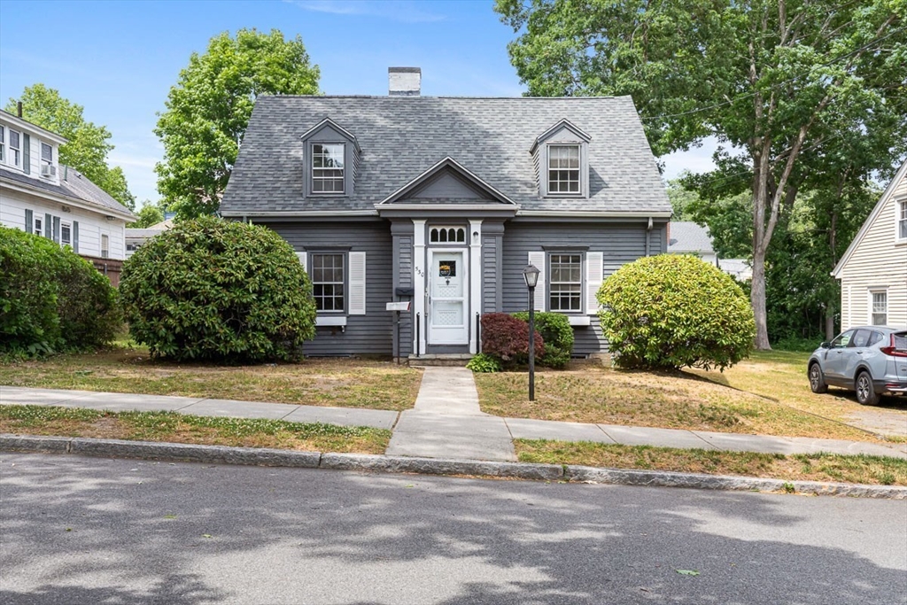 530 Montgomery Street, Fall River, Massachusetts, 4 Bedrooms Bedrooms, 8 Rooms Rooms,1.5 BathroomsBathrooms,Residential,For Sale,Montgomery Street,73540016