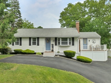 5 Sussex Ct, Haverhill, Massachusetts, 3 Bedrooms Bedrooms, 6 Rooms Rooms,2 BathroomsBathrooms,Residential,For Sale,Sussex Ct,73529951