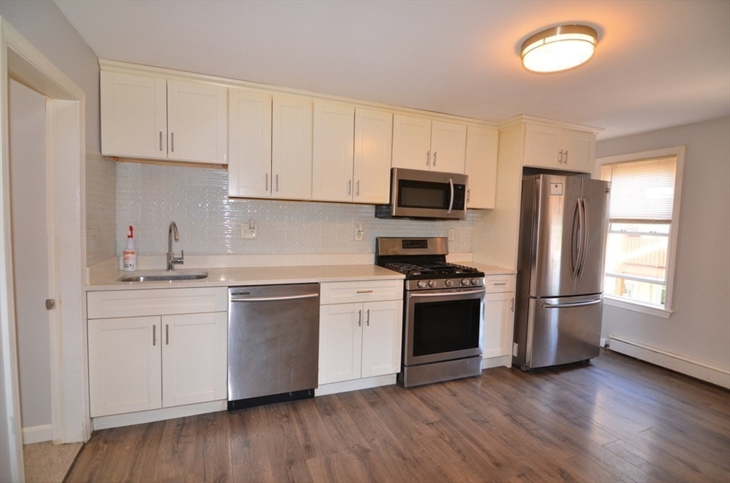 253 Paris St, Boston, Massachusetts, 3 Bedrooms Bedrooms, 3 Rooms Rooms,1 BathroomBathrooms,Residential Lease,For Rent,Paris St,73552347