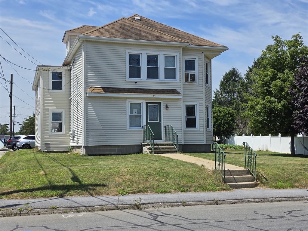 25 Slater St, Webster, Massachusetts, 3 Bedrooms Bedrooms, 6 Rooms Rooms,1 BathroomBathrooms,Residential Lease,For Rent,Slater St,73552363