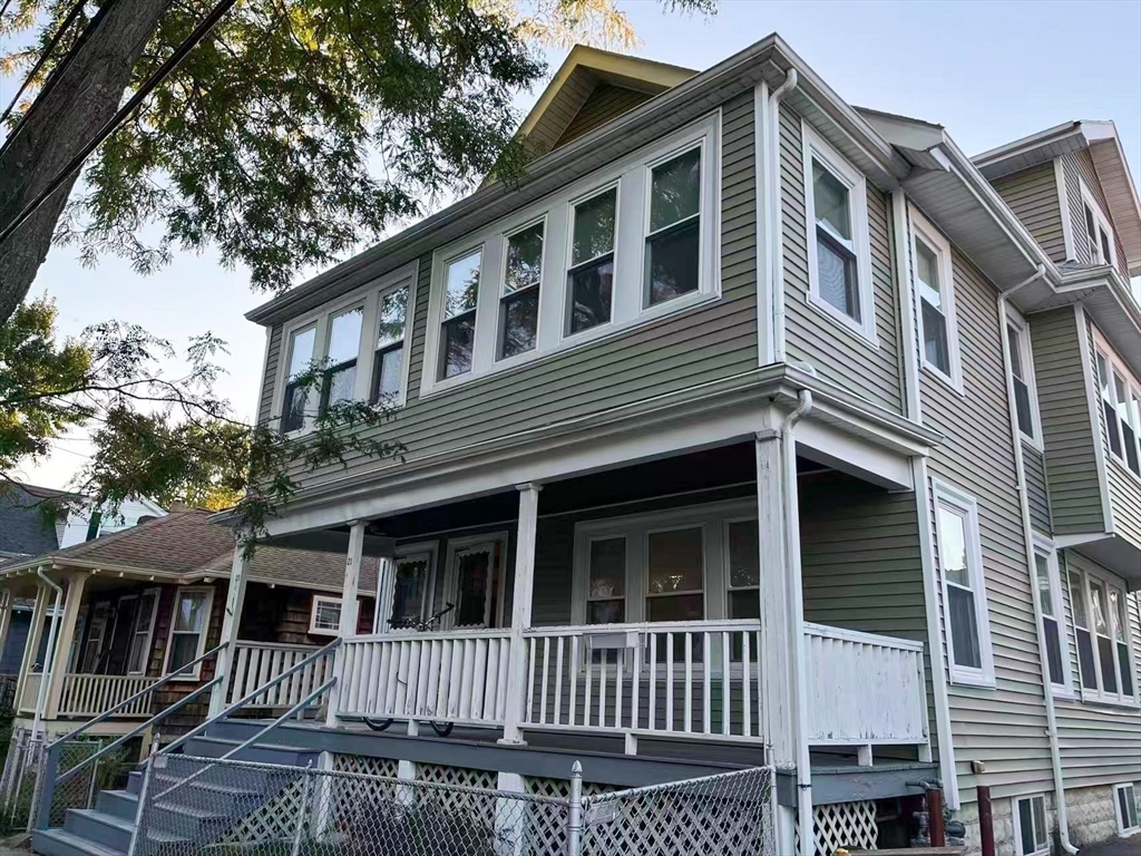 21 Lafayette Rd, Arlington, Massachusetts, 2 Bedrooms Bedrooms, 6 Rooms Rooms,1.5 BathroomsBathrooms,Residential Lease,For Rent,Lafayette Rd,73552371