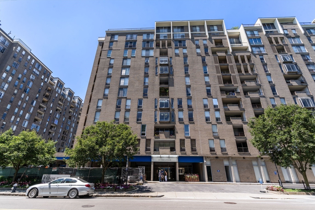33 Pond Ave, Brookline, Massachusetts, 1 Bedroom Bedrooms, 3 Rooms Rooms,1 BathroomBathrooms,Residential Lease,For Rent,Pond Ave,73552373