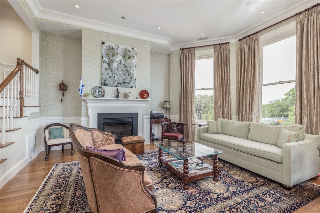 212 Beacon Street, Boston, Massachusetts, 2 Bedrooms Bedrooms, 6 Rooms Rooms,2.5 BathroomsBathrooms,Residential Lease,For Rent,Beacon Street,73552379