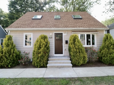 329 Bridge St, Dedham, Massachusetts, 3 Bedrooms Bedrooms, 6 Rooms Rooms,3 BathroomsBathrooms,Residential Lease,For Rent,Bridge St,73552390