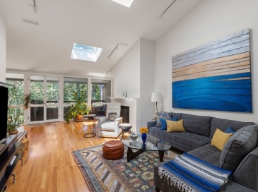 241 Perkins, Boston, Massachusetts, 2 Bedrooms Bedrooms, 5 Rooms Rooms,2 BathroomsBathrooms,Residential Lease,For Rent,Perkins,73552393