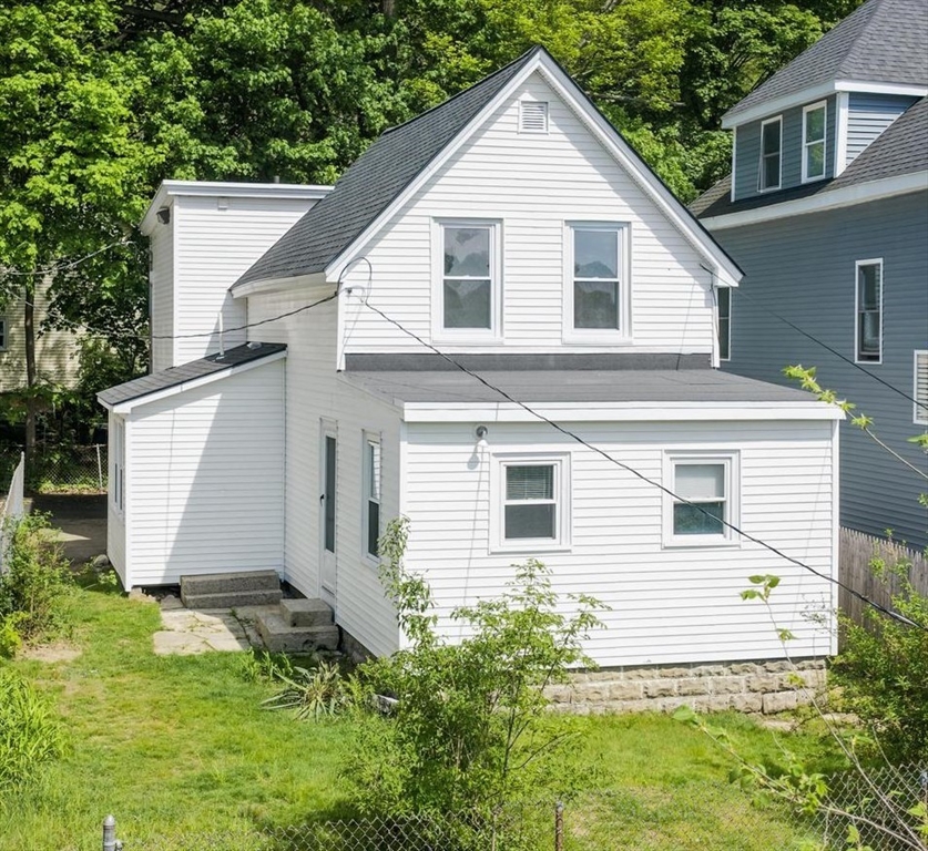 191 High St, Fitchburg, Massachusetts, 2 Bedrooms Bedrooms, 6 Rooms Rooms,2 BathroomsBathrooms,Residential Income,For Sale,High St,73524792