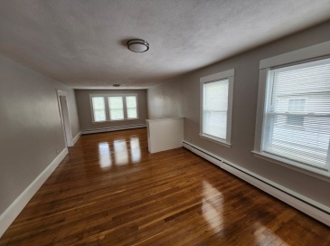 115 Clarence Street, Everett, Massachusetts, 2 Bedrooms Bedrooms, 5 Rooms Rooms,1 BathroomBathrooms,Residential Lease,For Rent,Clarence Street,73552413 115 Clarence Street, Everett, Massachusetts, 2 Bedrooms Bedrooms, 5 Rooms Rooms,1 BathroomBathrooms,Residential Lease,For Rent,Clarence Street,73552413