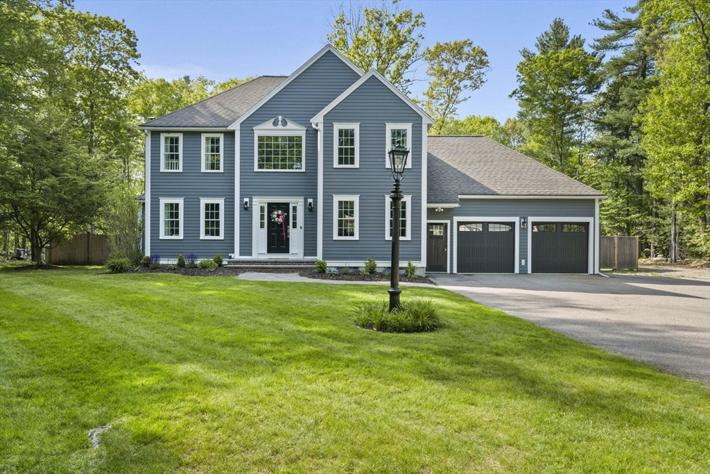 4 Bruce Rd, Holbrook, Massachusetts, 4 Bedrooms Bedrooms, 10 Rooms Rooms,3.5 BathroomsBathrooms,Residential,For Sale,Bruce Rd,73524161
