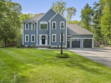 4 Bruce Rd, Holbrook, Massachusetts, 4 Bedrooms Bedrooms, 10 Rooms Rooms,3.5 BathroomsBathrooms,Residential,For Sale,Bruce Rd,73524161