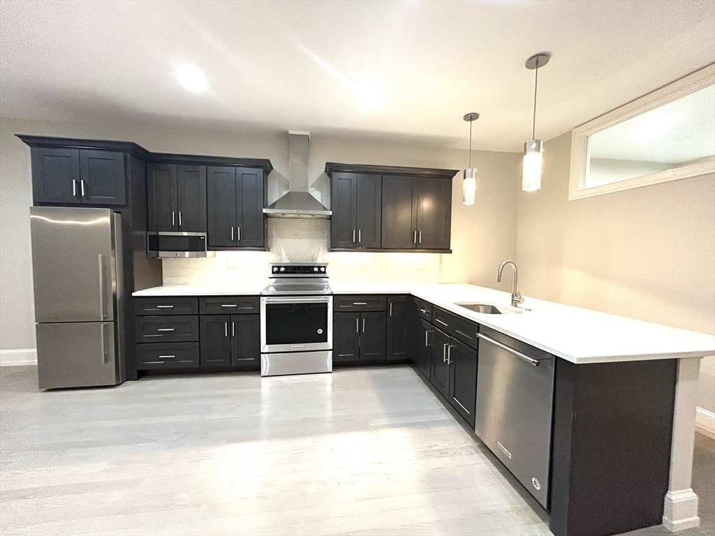 554 Massachusetts, Boston, Massachusetts, 2 Bedrooms Bedrooms, 4 Rooms Rooms,1 BathroomBathrooms,Residential Lease,For Rent,Massachusetts,73552368