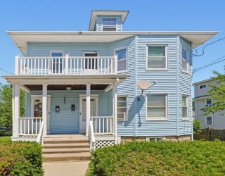 61-63 Elliott St., Norwood, Massachusetts, 4 Bedrooms Bedrooms, 9 Rooms Rooms,2 BathroomsBathrooms,Residential Income,For Sale,Elliott St.,73551139