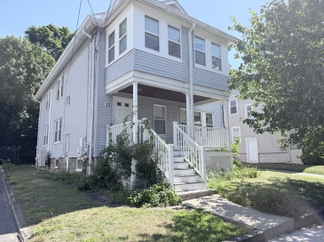 32 Century St, Medford, Massachusetts, 2 Bedrooms Bedrooms, 6 Rooms Rooms,1 BathroomBathrooms,Residential Lease,For Rent,Century St,73552565