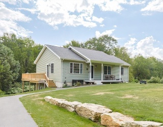 30 Town Farm Rd, North Brookfield, Massachusetts, 4 Bedrooms Bedrooms, 10 Rooms Rooms,3 BathroomsBathrooms,Residential,For Sale,Town Farm Rd,73552570