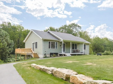 30 Town Farm Rd, North Brookfield, Massachusetts, 4 Bedrooms Bedrooms, 10 Rooms Rooms,3 BathroomsBathrooms,Residential,For Sale,Town Farm Rd,73552570
