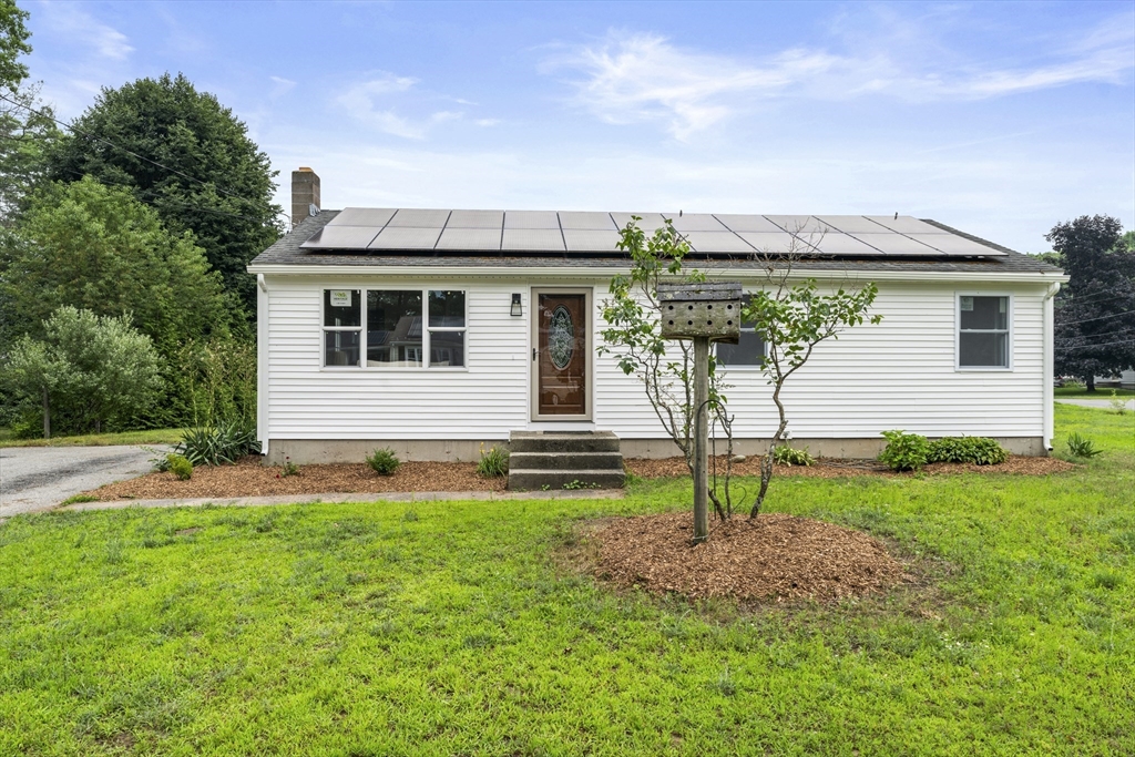 2 Bounty Rd, Oxford, Massachusetts, 3 Bedrooms Bedrooms, 5 Rooms Rooms,1 BathroomBathrooms,Residential,For Sale,Bounty Rd,73552535